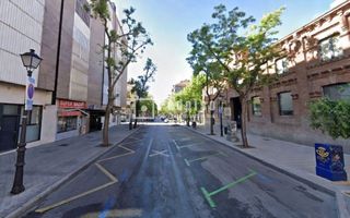 Aparcament cotxe a de Galileo