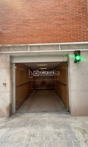 Foto 2285c6c5-a1a3-4bc0-bcf8-79f915bdcf8c. Aparcament cotxe a Arapiles Madrid