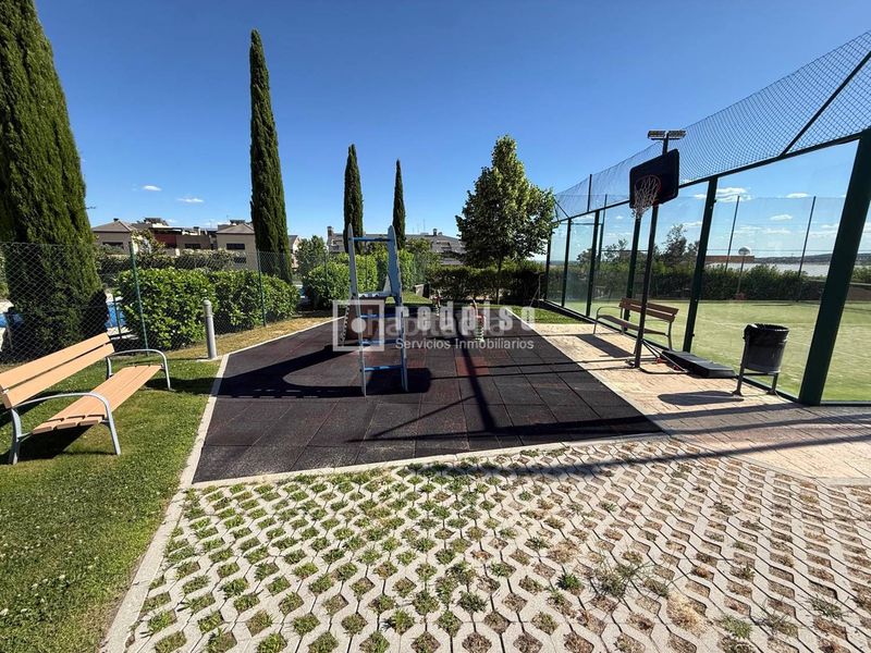Foto c56cd84d-51d9-47ef-8318-2ddb5e86c58a. Pis amb calefacció aparcament piscina a Santa Teresa Colmenar Viejo