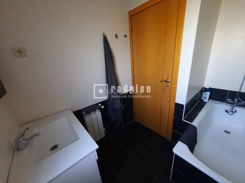 Foto 6c10124f-e0fb-4475-8ddb-be52e4397058. Pis amb calefacció aparcament a Las Vegas-El Pozanco-Adelfillas Colmenar Viejo