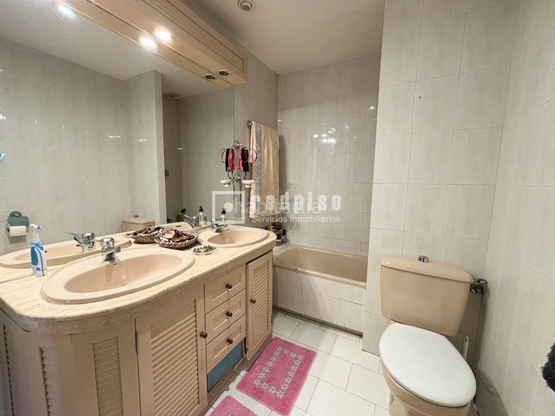 Foto 6cedbbff-33f7-475e-b965-3e10b5fc0074. Xalet amb calefacció aparcament piscina a Las Vegas-El Pozanco-Adelfillas Colmenar Viejo