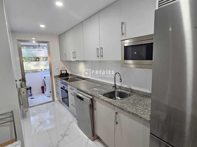 Foto f9d5241d-23fd-4fa4-89b9-5a04ff8568e8. Appartamento con riscaldamento parcheggio piscina in Madrid