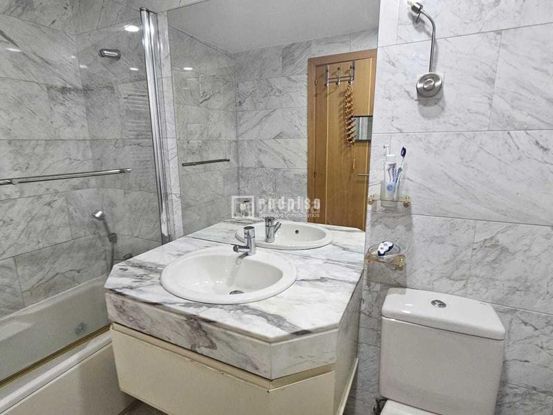 Foto 583591ba-06b2-40a8-beb7-0b3259a16949. Flat with heating parking pool in Delicias Madrid