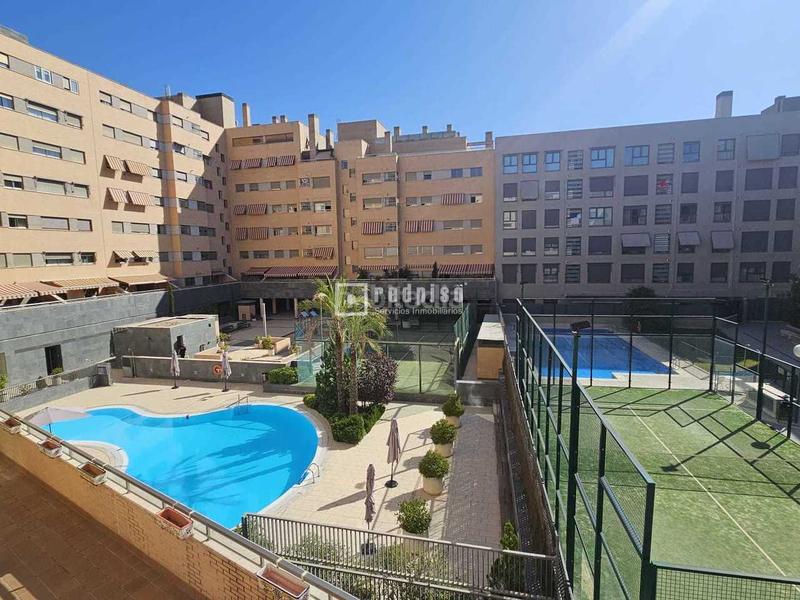 Foto a7081bdb-7ac5-45d1-8b5d-bc4dc1362789. Flat with heating parking pool in Delicias Madrid