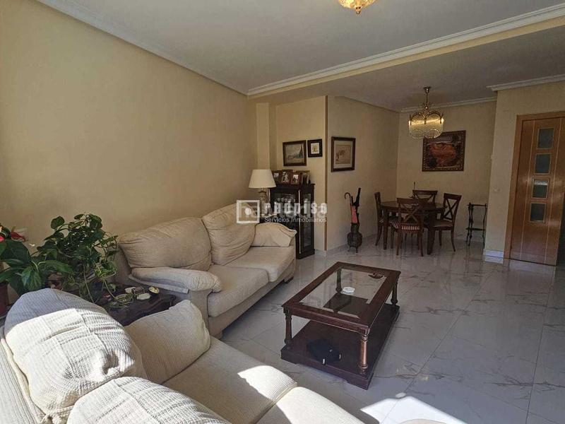 Foto 93e7ff3b-5d73-4499-973a-aeb399318864. Piso en Delicias Madrid