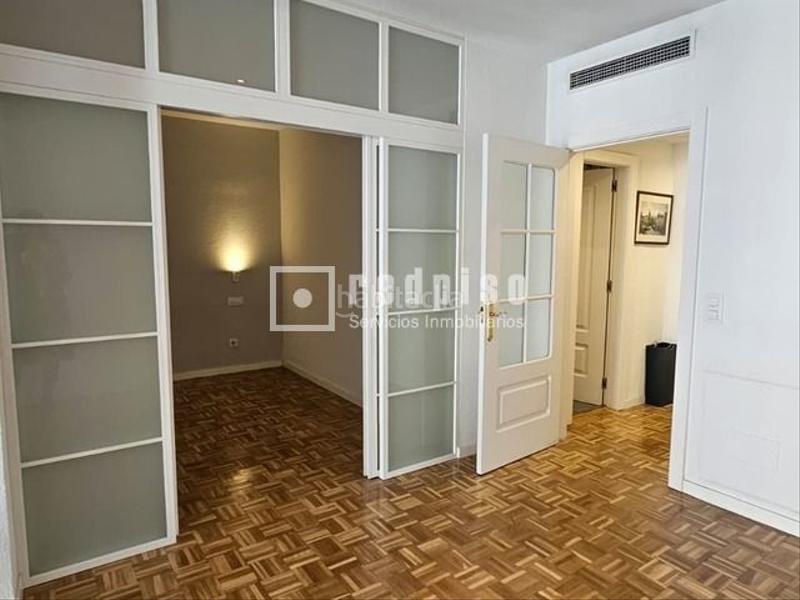 Foto cfbf42d6-cd74-42ac-ad29-18bd462dc6e8. Appartement avec chauffage parking piscine dans Delicias Madrid