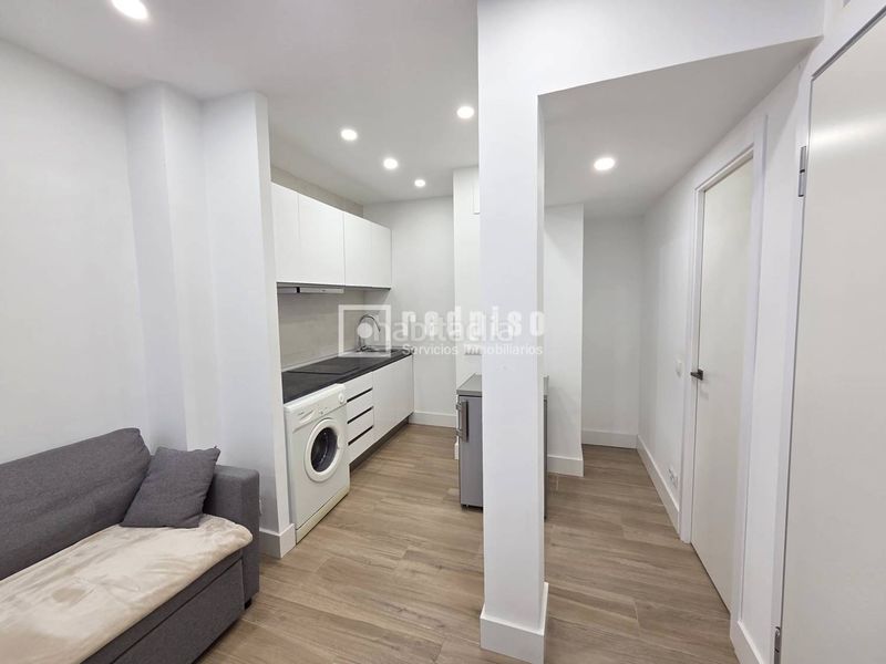 Foto 025230d0-22ad-4ab7-b3f0-c23bdb8b17bb. Estudio en Delicias Madrid