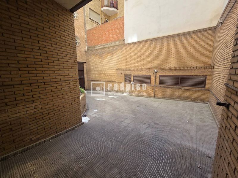 Foto d1ae2af2-fec8-46c0-a9e8-3c0a754d7bc0. Aparcament cotxe a Delicias Madrid