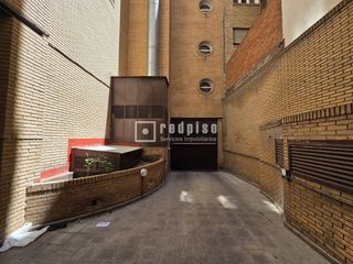 Autoparkplatz  De cáceres. Plaza de garaje en calle caceres con paseo de las delicias