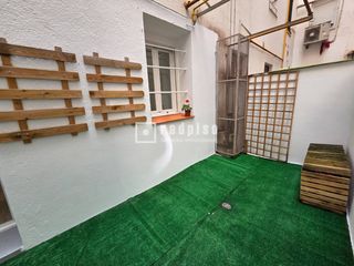 Rent Studio  De embajadores. Estudio con patio en calle embajadores