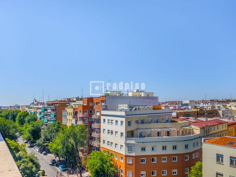 Foto fb17e53e-2069-4879-bef6-e2a3be87a74a. Àtic amb calefacció a Delicias Madrid