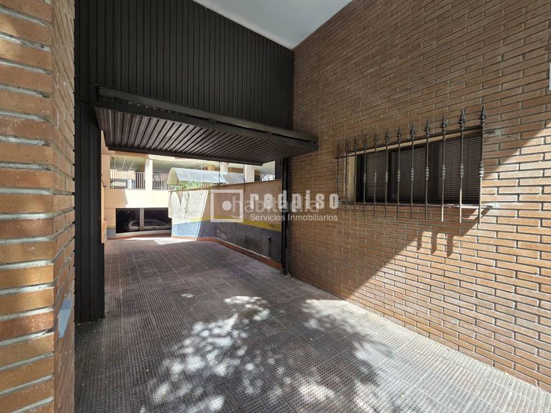 Foto 5d1e69d0-3888-48b7-834c-9a238984683c. Aparcament cotxe a Delicias Madrid