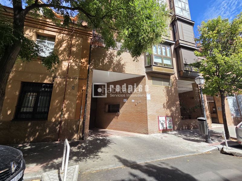 Foto c08ee086-ed6c-45aa-baaa-c1f4d4e2dc78. Aparcament cotxe a Delicias Madrid