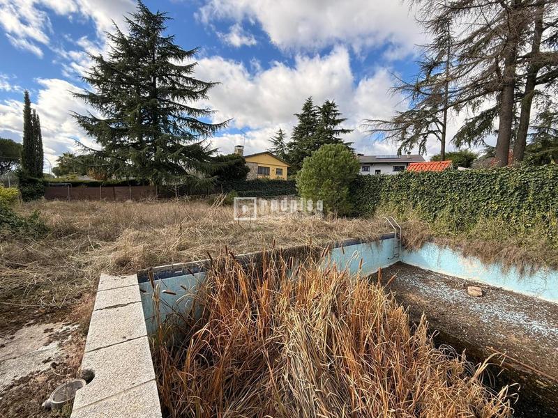 Foto 22e671ee-e86f-47a3-b774-1828c540eef4. Wohngrundstück in La Canaleja Galapagar