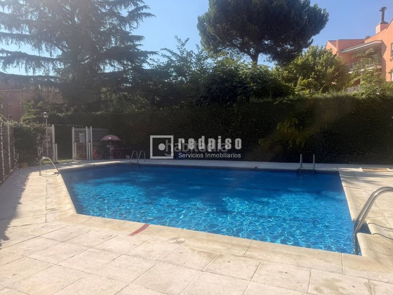 Foto 75a59ef6-e3b3-481e-b69b-4ca1a6bc6f62. Pis amb calefacció piscina a Casa Amarilla Galapagar