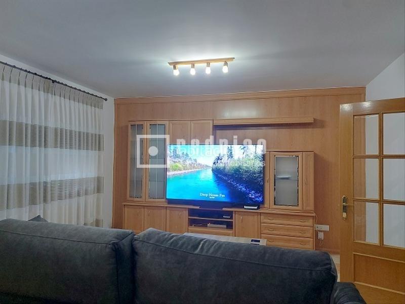 Foto e735d287-1b96-4a64-9096-96fcce632fb2. Chalet con riscaldamento parcheggio in Yuncos