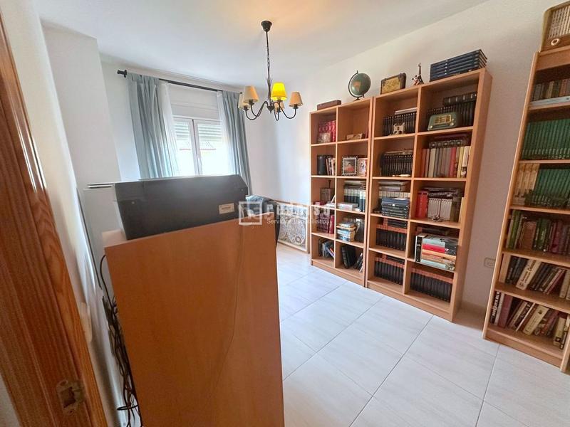 Foto d7279008-8838-469d-bc5f-f348033e0fd0. Chalet con riscaldamento parcheggio in Yuncos