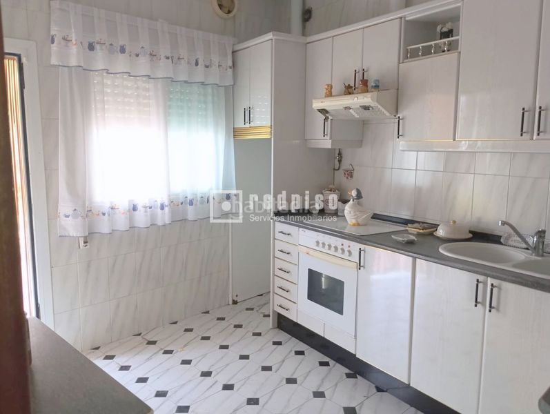 Foto 9f5a947d-d48b-43b2-923d-c6ab48f3e89a. Casa amb calefacció aparcament a Esquivias