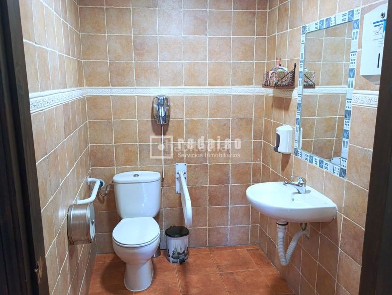 Foto c4934df5-4d2d-4834-9919-b64b388989c5. Local comercial a Yuncos