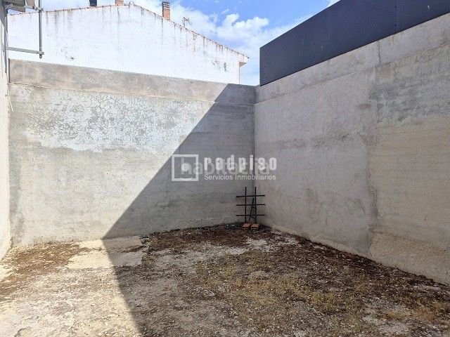 Foto 1f38aee4-77f7-4253-943b-6f80487bd71e. Lloguer local comercial a Pantoja