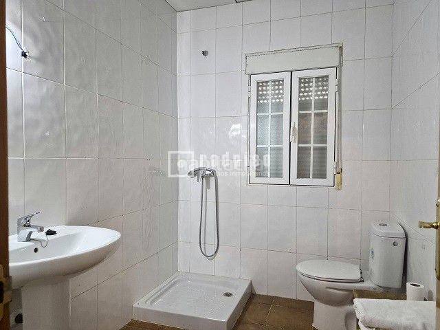 Foto d31951da-7889-4114-a7bd-4633e8a0ba1f. Lloguer local comercial a Pantoja