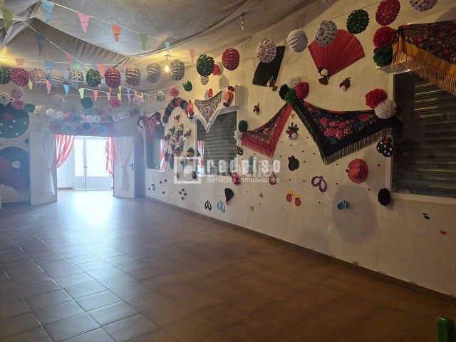 Foto eba4dce0-24d4-4217-b24c-ef8144f810db. Lloguer local comercial a Pantoja