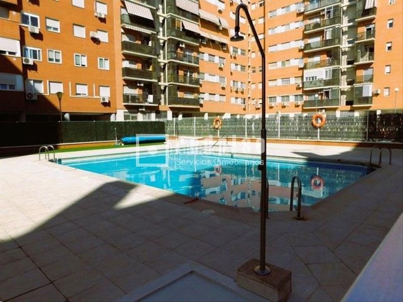 Foto 95b56e3e-4ba1-48e4-b4e9-3813c8ef8214. Appartement avec chauffage parking piscine dans Butarque Madrid