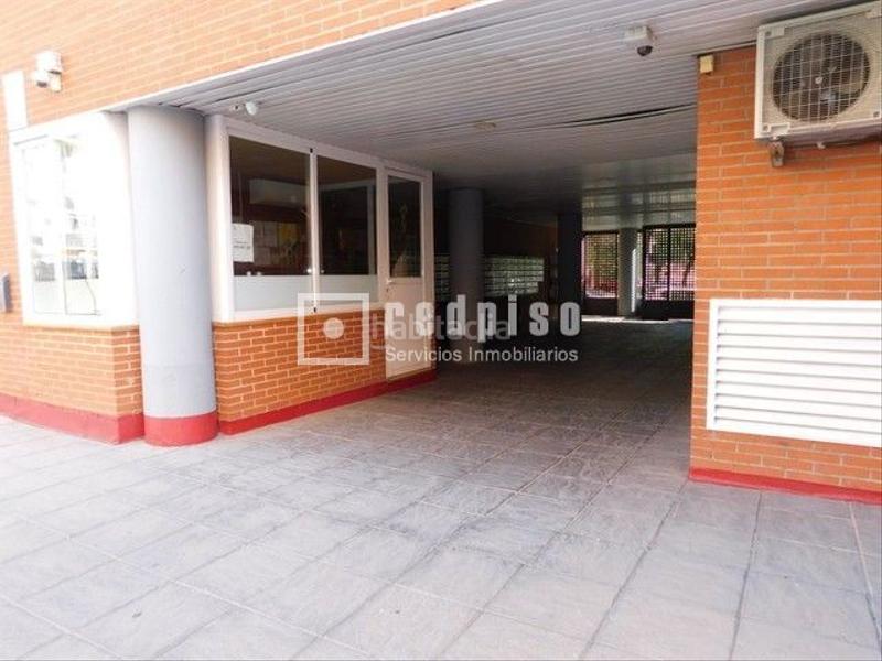 Foto 394f0dcb-9a28-4052-98b1-dc5ef7343760. Etagenwohnung mit heizung parking pool in Butarque Madrid