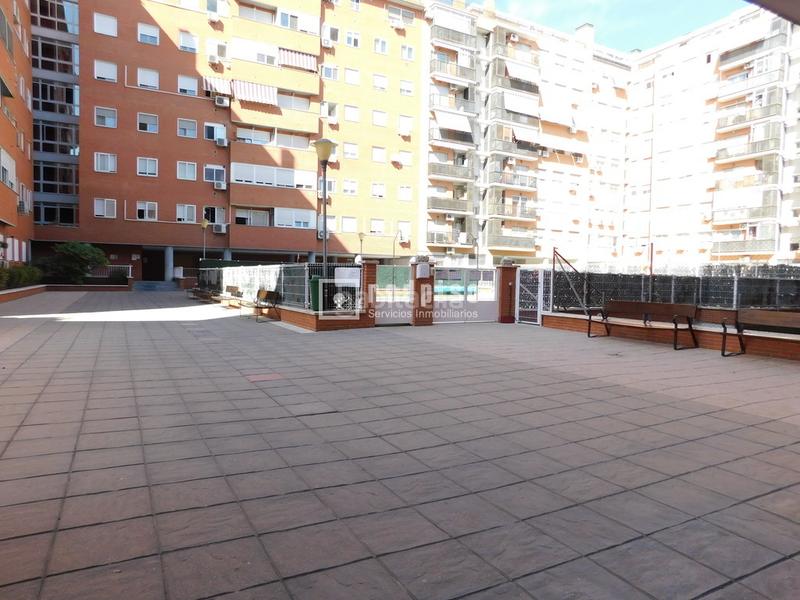 Foto aa6383c8-7f5a-4d86-a8d2-522d036651fe. Etagenwohnung mit heizung parking pool in Butarque Madrid