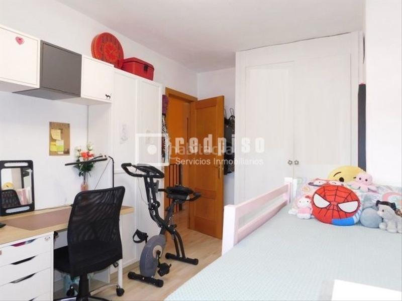 Foto 1faf46b6-633a-4a3e-bf40-454b932ee8e7. Flat with heating parking pool in Butarque Madrid