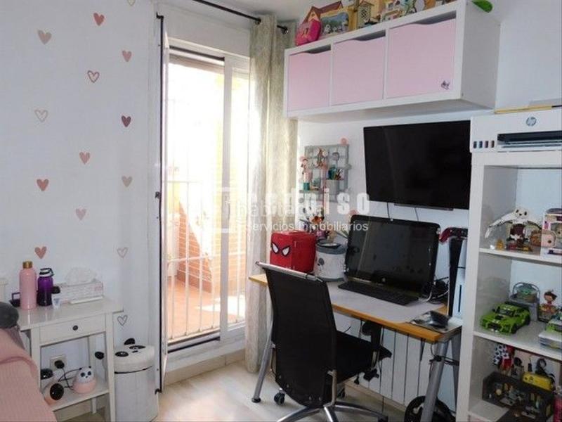 Foto cac3025d-af72-471d-940a-25268aecb6ad. Flat with heating parking pool in Butarque Madrid