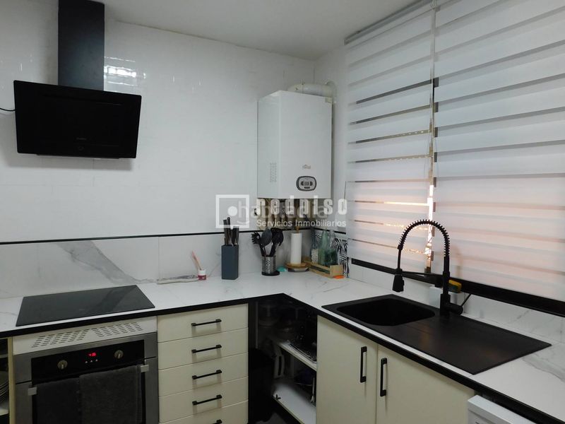 Foto 65955f61-86b4-4d40-8692-4a0fc40bd207. Casa amb calefacció piscina a Perales del Río Getafe