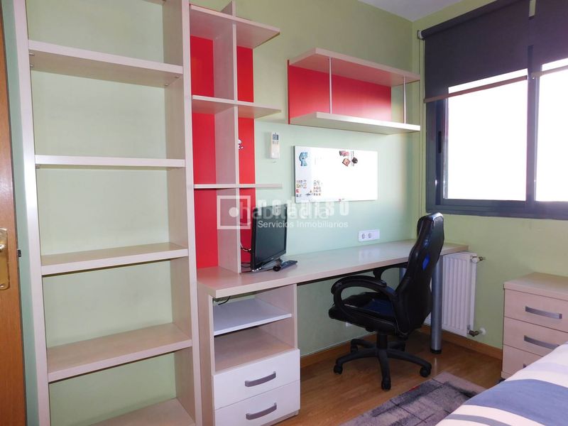 Foto 0a016ee5-d7d7-47d2-bbca-6fff21fba05c. Pis amb calefacció aparcament piscina a Butarque Madrid