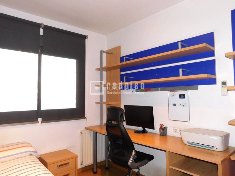 Foto 2aa67564-f5ce-48d5-9585-1f014a6cdc5d. Pis amb calefacció aparcament piscina a Butarque Madrid