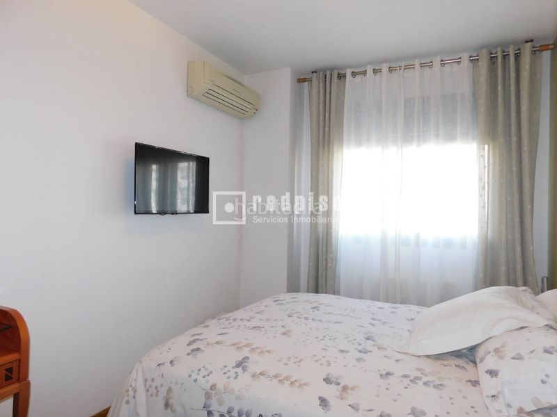 Foto 3a09b569-7231-4461-a559-c7170ecc75eb. Pis amb calefacció aparcament piscina a Butarque Madrid