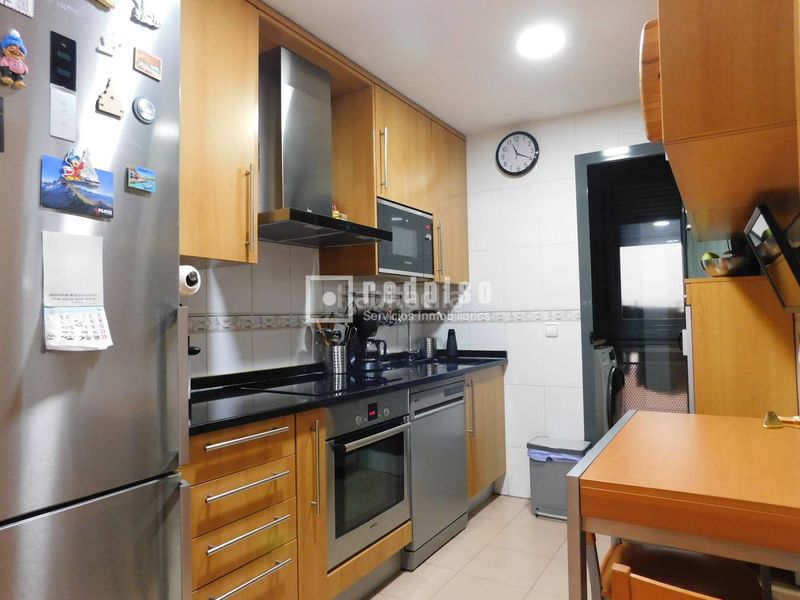 Foto 5e13ba92-6f46-4d05-b808-084d681fb4e5. Pis amb calefacció aparcament piscina a Butarque Madrid