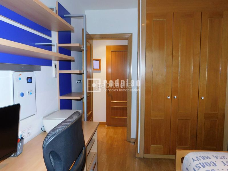 Foto 6853b9b9-5f45-4b36-8639-4c8a45a011d0. Pis amb calefacció aparcament piscina a Butarque Madrid