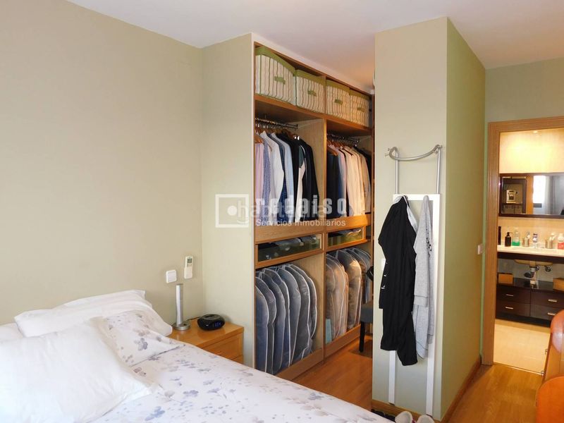 Foto 75d43e65-4ea1-49df-9f3f-1346e85b62ba. Pis amb calefacció aparcament piscina a Butarque Madrid