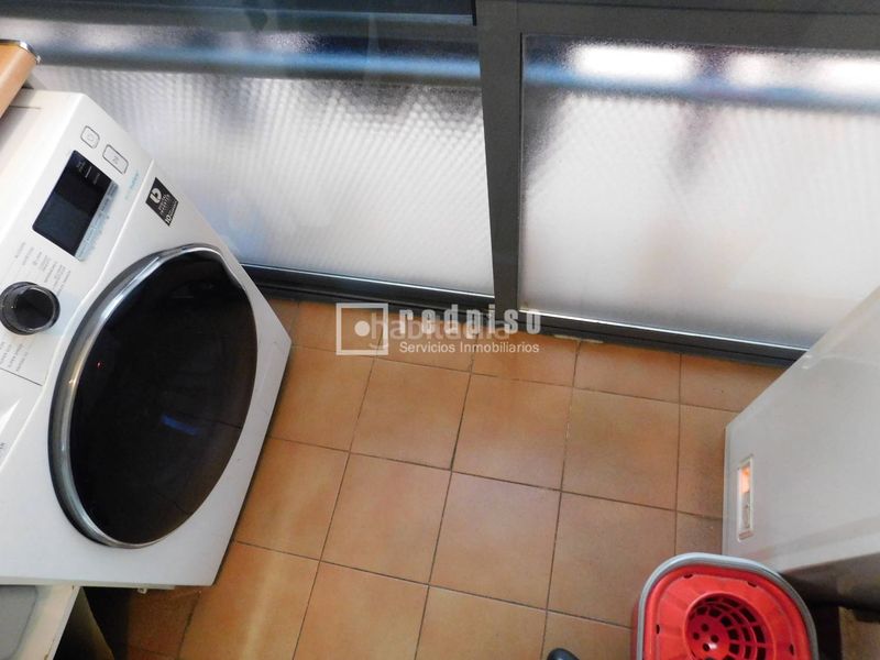 Foto b53451c7-c65b-47f1-8173-8de401b900bc. Pis amb calefacció aparcament piscina a Butarque Madrid