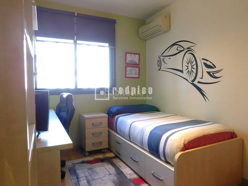 Foto d4b85b2b-58b8-43a1-a075-1a59e603833d. Pis amb calefacció aparcament piscina a Butarque Madrid