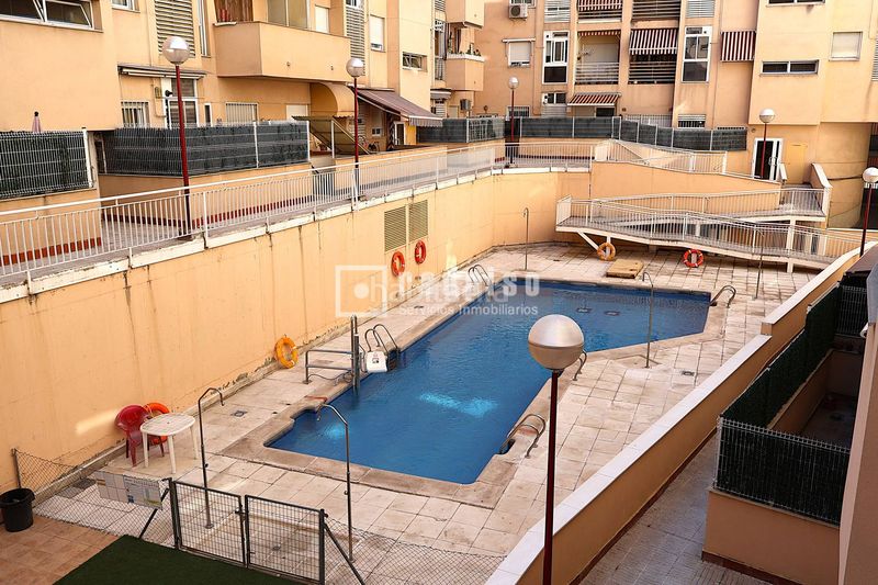 Foto 254832d6-d058-4573-87e7-62891820d4ce. Pis amb calefacció aparcament piscina a Butarque Madrid
