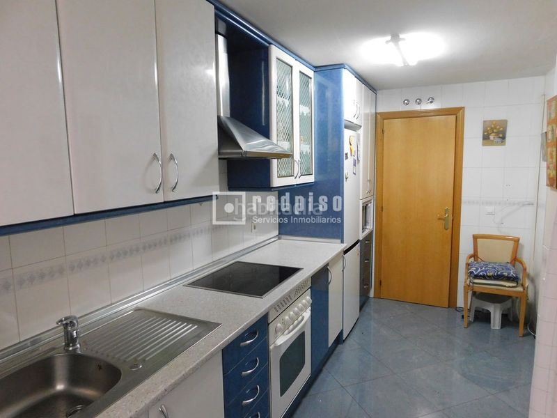 Foto 5c327f1b-ae10-474d-ad99-6507f65af1e1. Pis amb calefacció aparcament piscina a Butarque Madrid