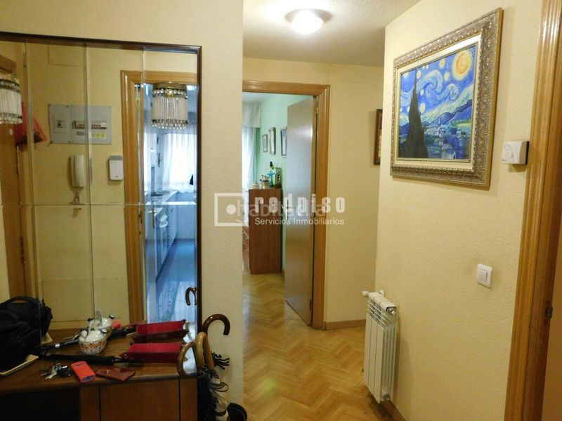 Foto 90ea203b-e0a6-4447-8ce7-61efc50aaedf. Pis amb calefacció aparcament piscina a Butarque Madrid