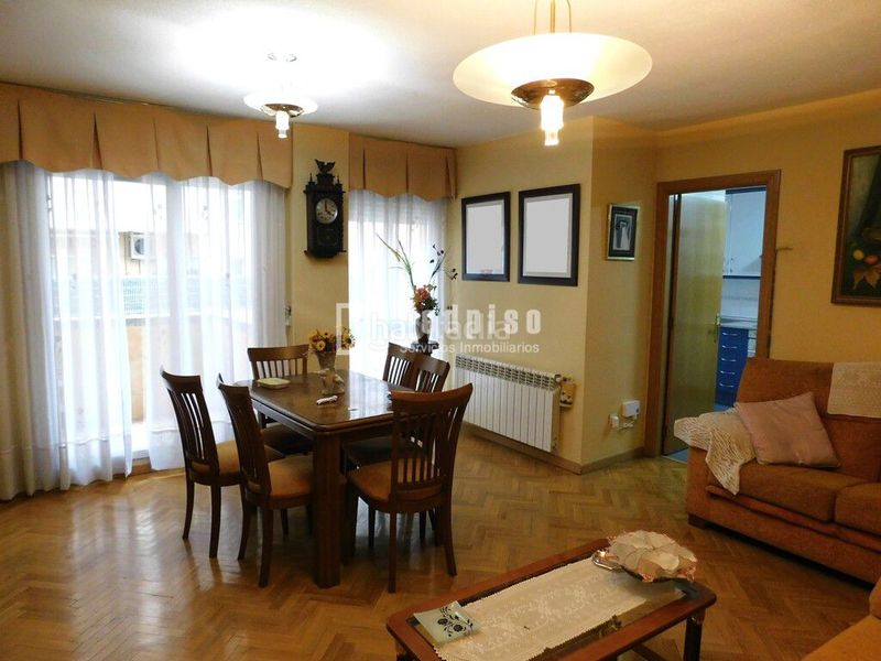 Foto a0ac4836-16f9-411a-b437-b608076d90bf. Pis amb calefacció aparcament piscina a Butarque Madrid