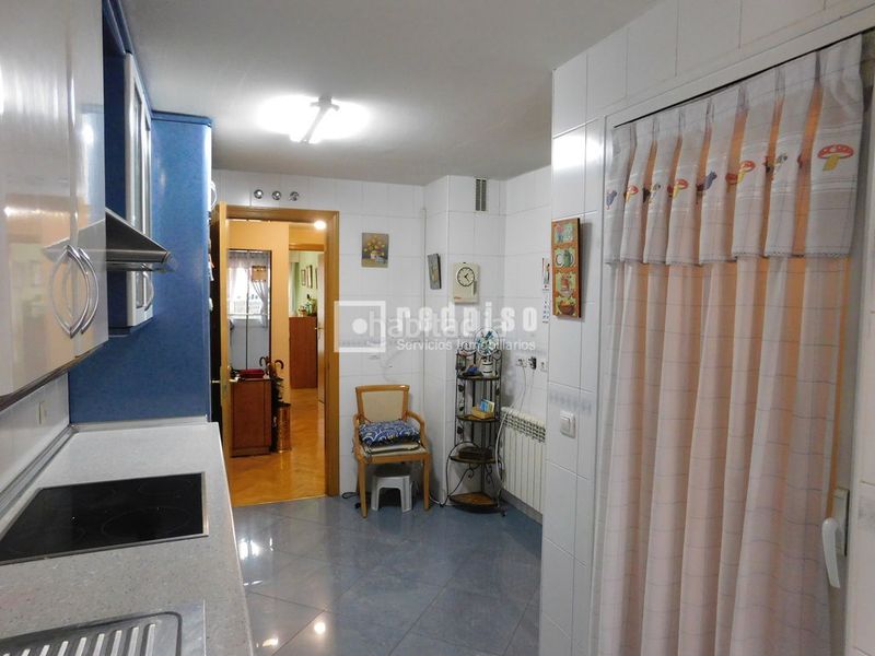 Foto b3323ae9-d83d-4c24-a5ff-5fc99679d2c3. Pis amb calefacció aparcament piscina a Butarque Madrid