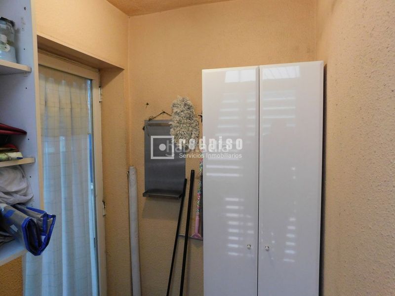 Foto e8653732-c907-4823-8681-6493cce7be27. Pis amb calefacció aparcament piscina a Butarque Madrid