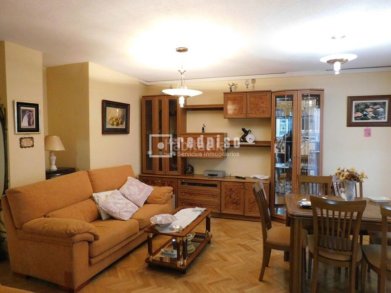 Foto f048a00d-55b9-4a8e-b665-b18a8433b68f. Pis amb calefacció aparcament piscina a Butarque Madrid