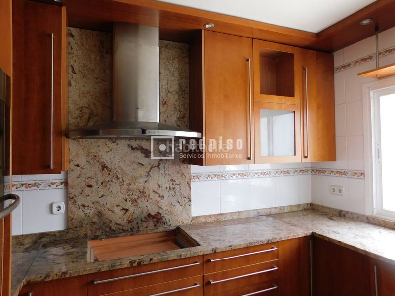Foto 432a2730-c714-4d54-b5c3-adee0087a349. Casa amb calefacció aparcament a Perales del Río Getafe