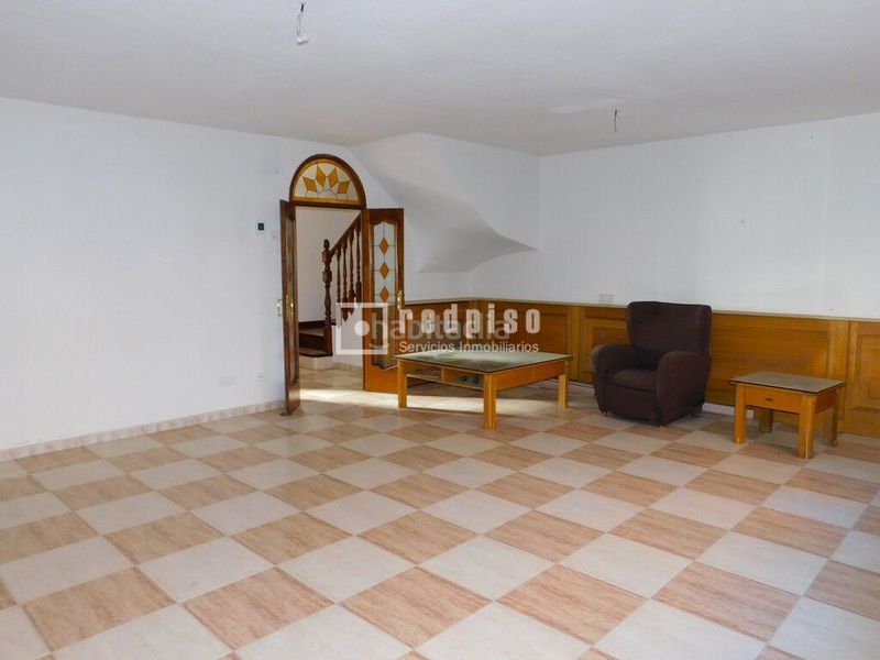 Foto a4cae8e3-f103-47ff-8ee0-bd2484d7e9d1. Casa amb calefacció aparcament a Perales del Río Getafe