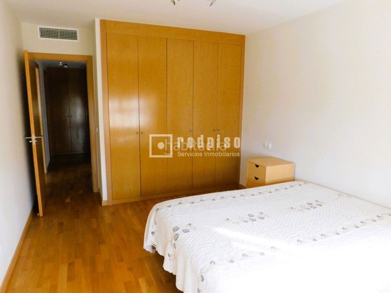 Foto 1577f87c-28ff-48ad-bc75-d9e2eee7a58f. Rent flat with heating parking pool in Butarque Madrid